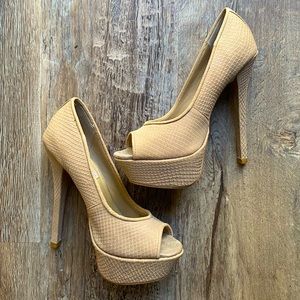 Steve Madden cream platform heels